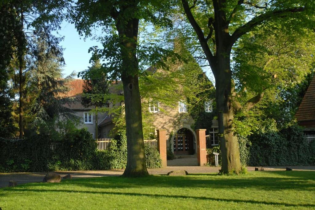 Ferienwohnung Haus Keppelborg: Zi Antonia Mit Kirchplatzblick Heek Exterior foto